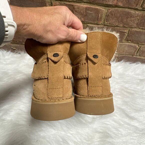 Ugg McKay Classic Ankle Bootie Chestnut  Size 10 - Picture 7 of 10